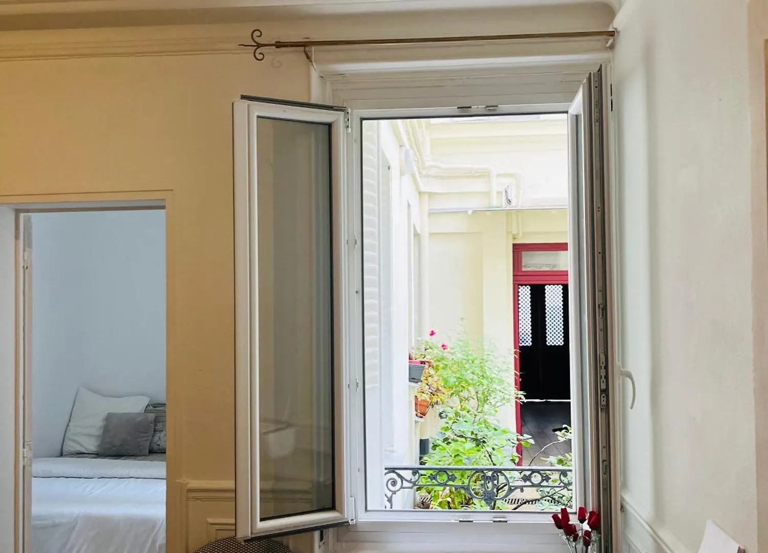 In Montmartre, Paris, Near Sacre-coeur Read Host Profile For Booking