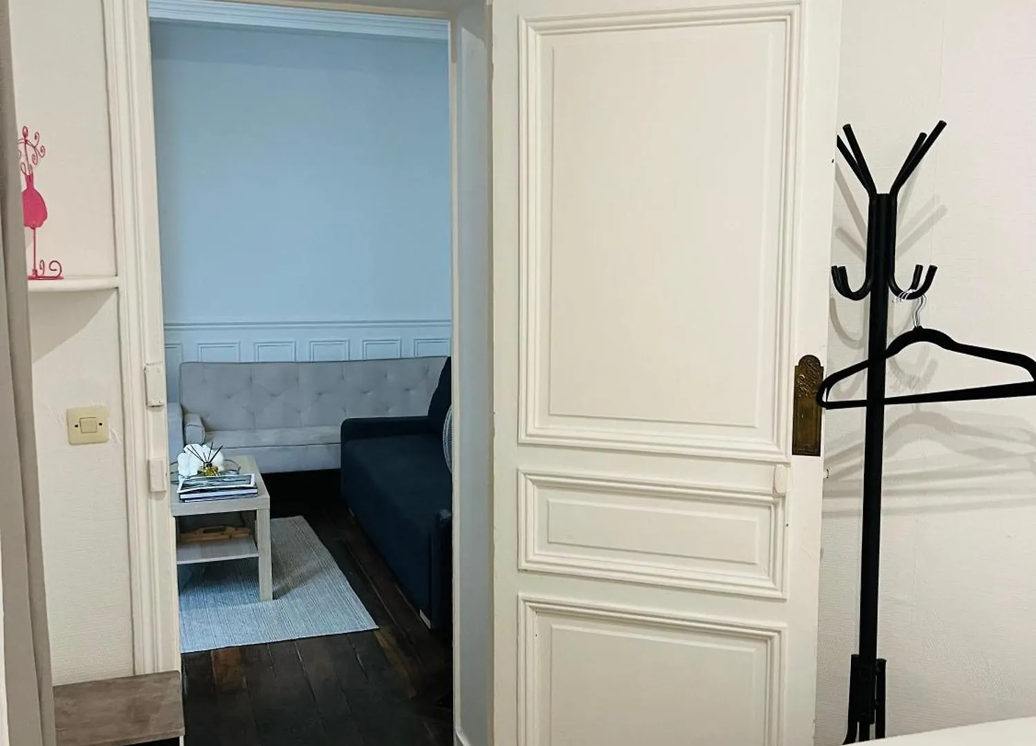 Homestay In Montmartre, Paris, Near Sacre-coeur Read Host Profile For Booking