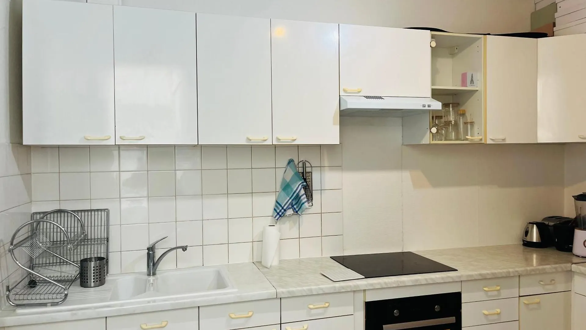Homestay In Montmartre, Paris, Near Sacre-coeur Read Host Profile For Booking Paris