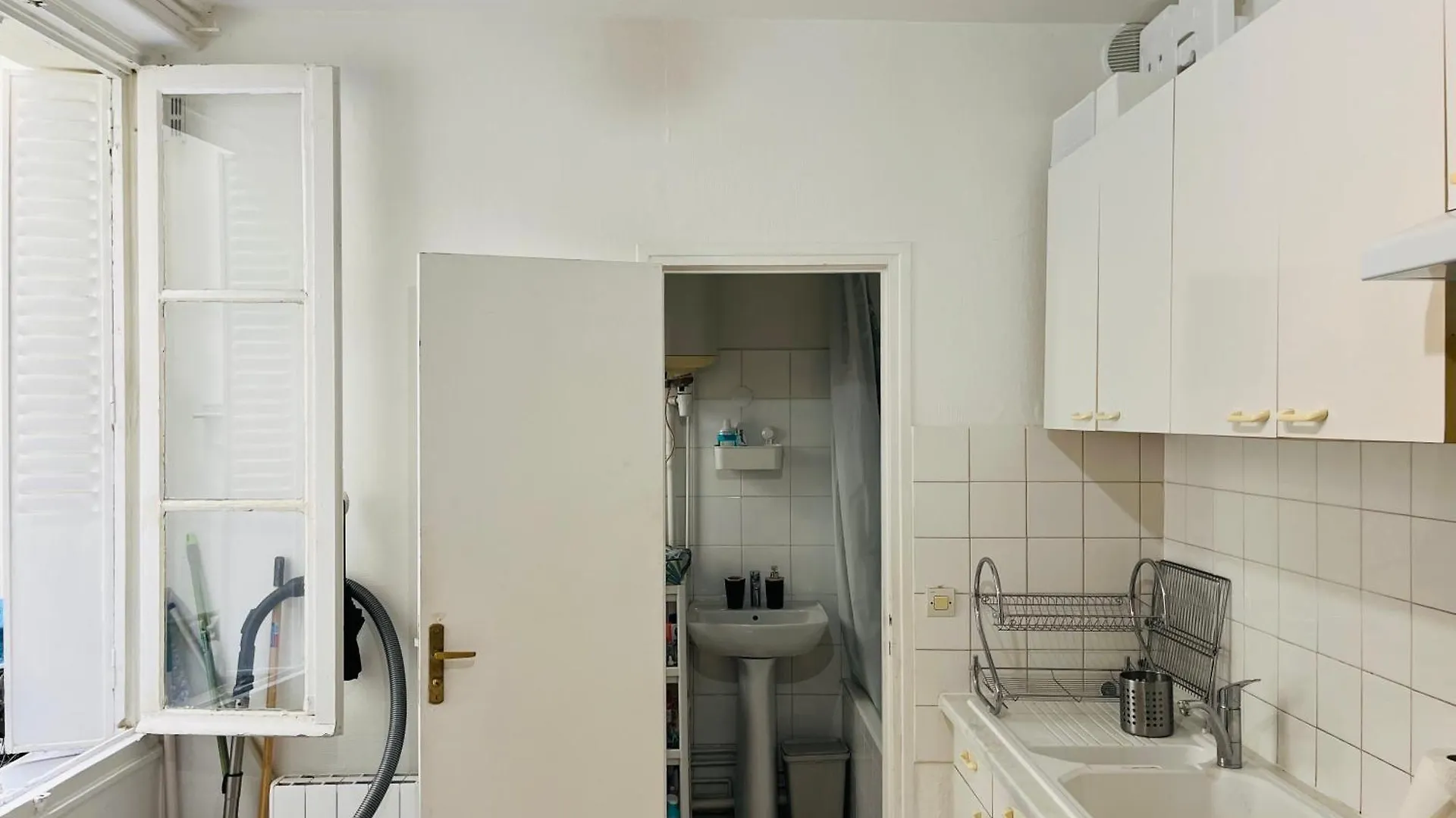 In Montmartre, Paris, Near Sacre-coeur Read Host Profile For Booking * Paris