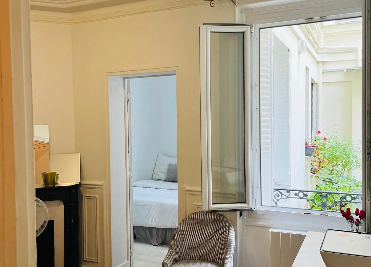 In Montmartre, Paris, Near Sacre-coeur Read Host Profile For Booking
