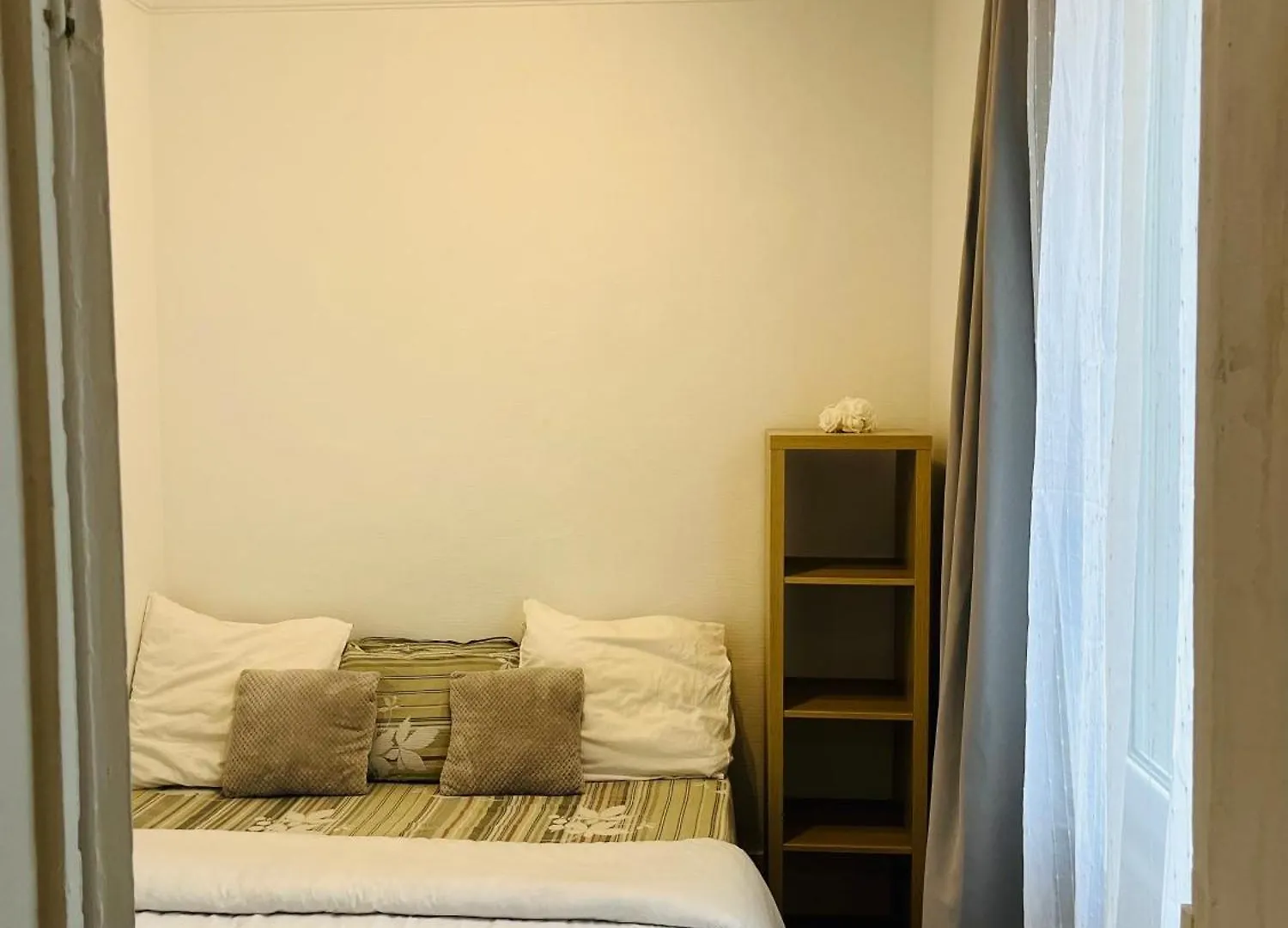 Homestay In Montmartre, Paris, Near Sacre-coeur Read Host Profile For Booking