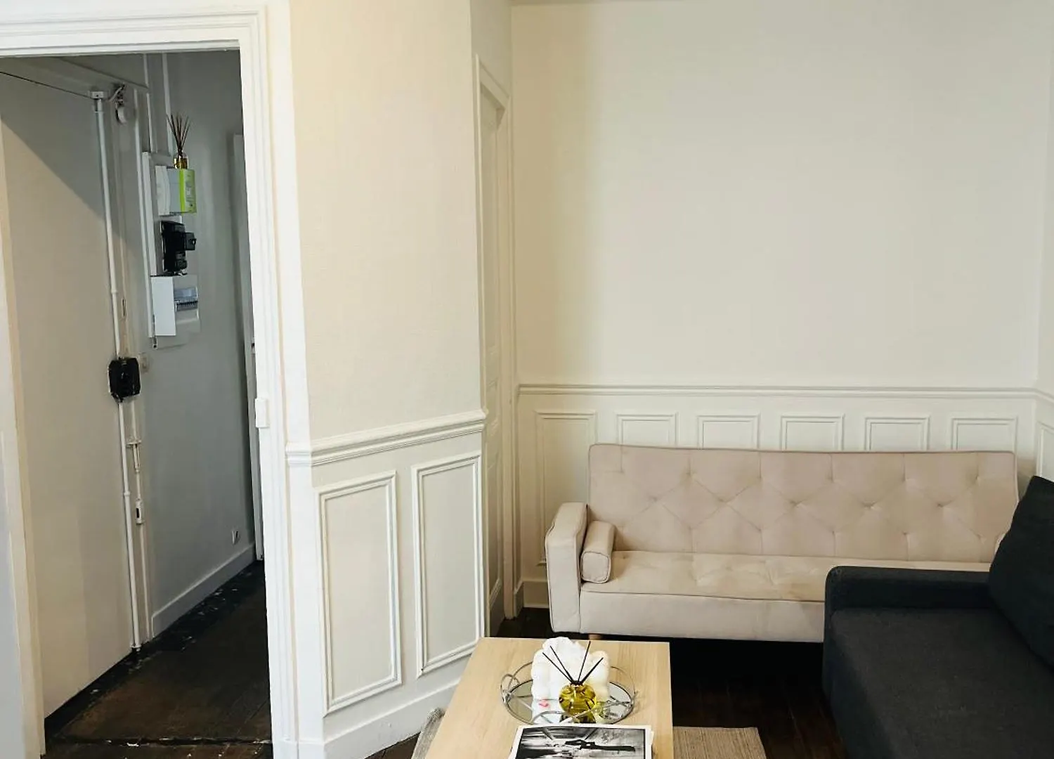 Homestay In Montmartre, Paris, Near Sacre-coeur Read Host Profile For Booking *