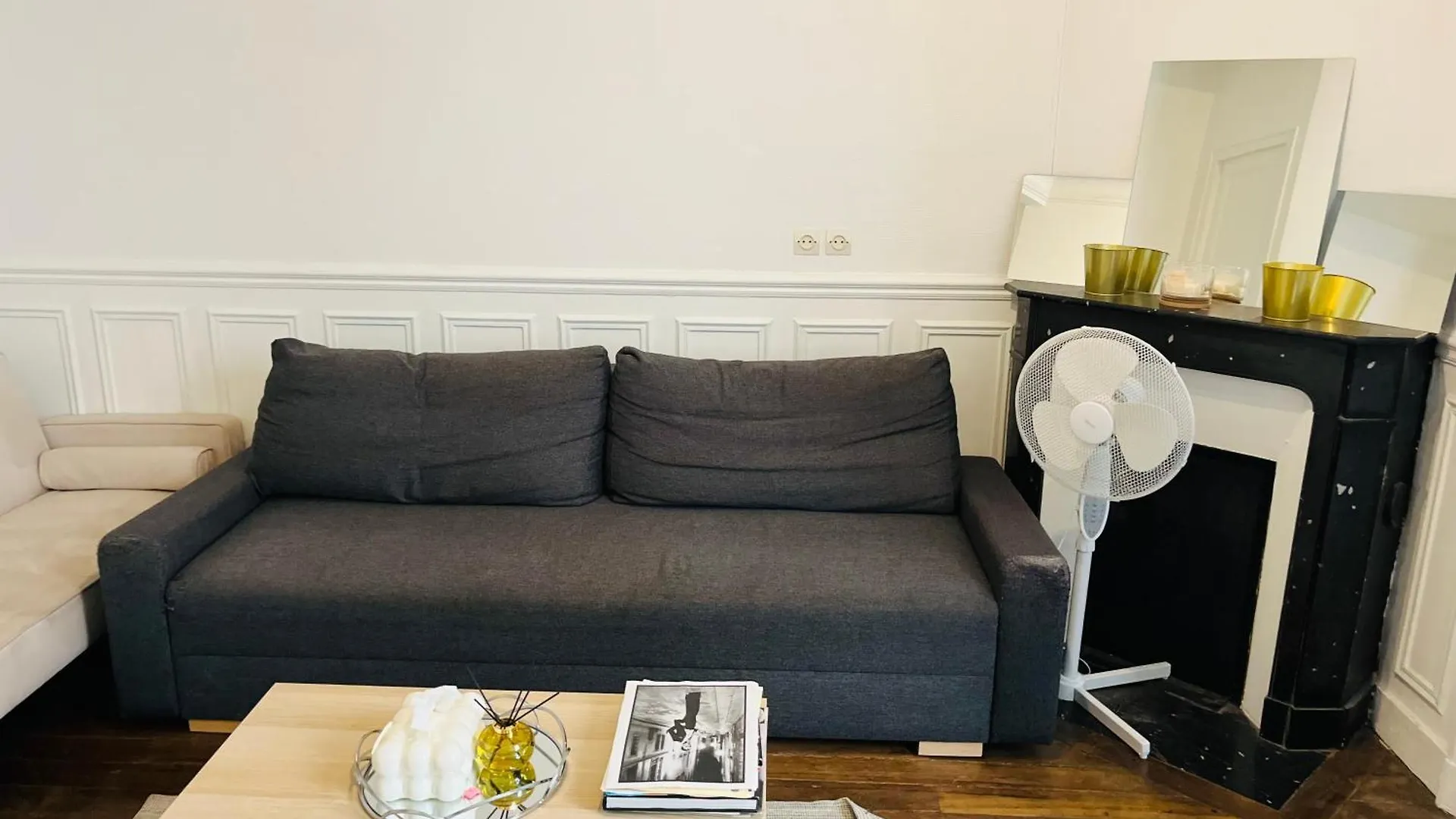 In Montmartre, Paris, Near Sacre-coeur Read Host Profile For Booking * Paris